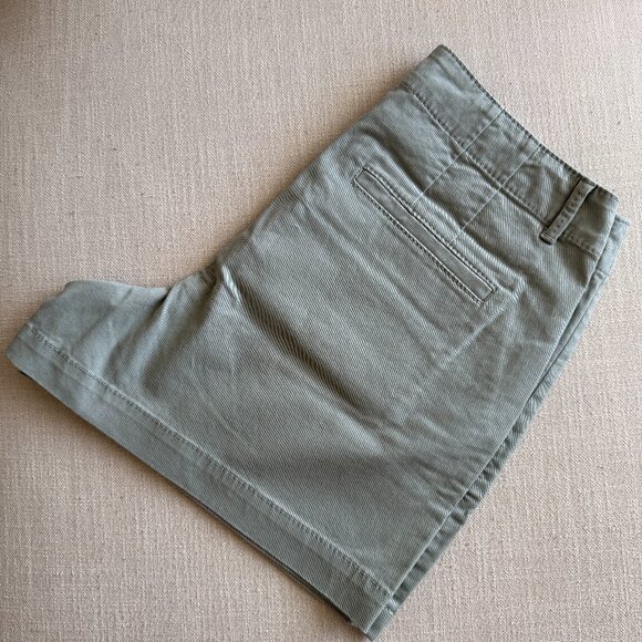 COPY - PRICE DROP - The Washed Twill Short - Loft - NWT Size 6 - Picture 2 of 4